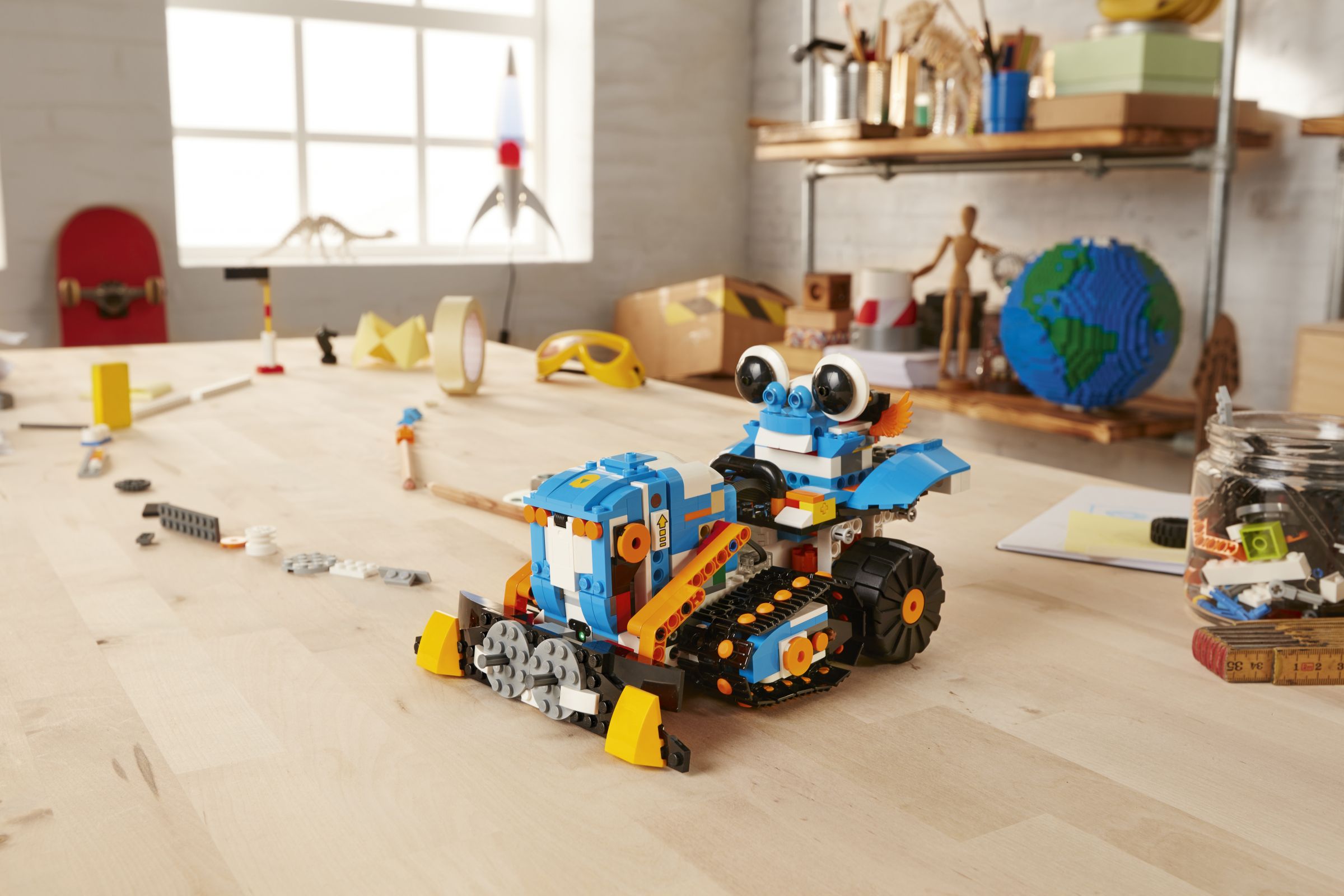 LEGO BOOST 17101 Programmierbares Roboticset LEGO_BOOST_MTR_ALONE_V014 2.jpg